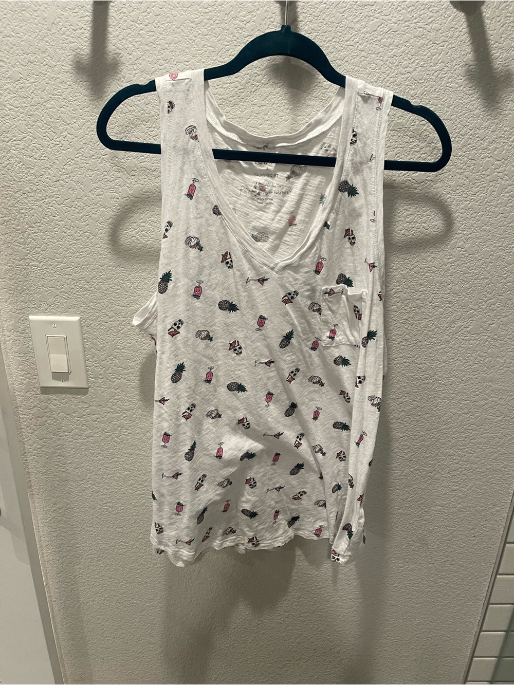 torrid White Pineapple & Tropical Print Tank